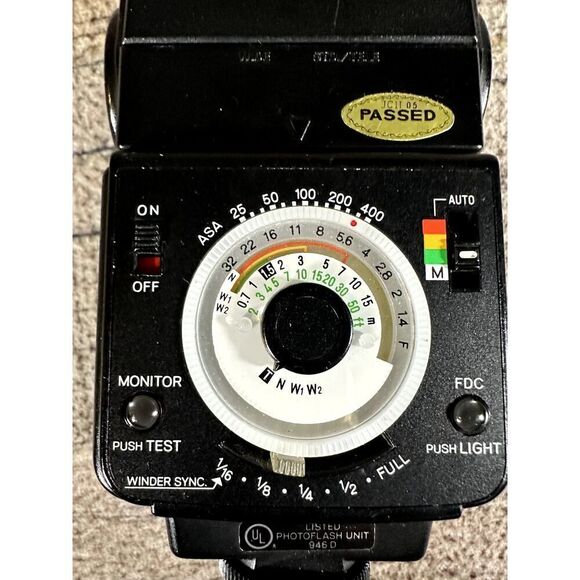 Minolta Auto 320X Flash Unit with Case for Film Cameras Untested as-is - Picture 4 of 11